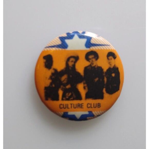 Boy George & Band Culture Club Pin Badge Button Pinback 1980s Vintage Pop Music - Picture 1 of 2